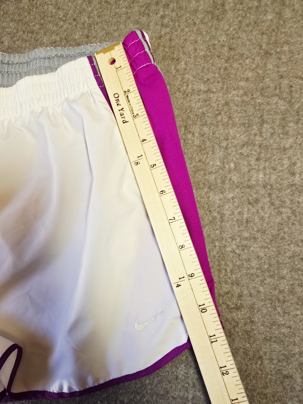 Nike Women’s DRI-FIT White & Purple Running Shorts Womens XL - Picture 15 of 15
